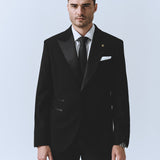 Чорний чоловічий смокінг із сатиновими лацканами