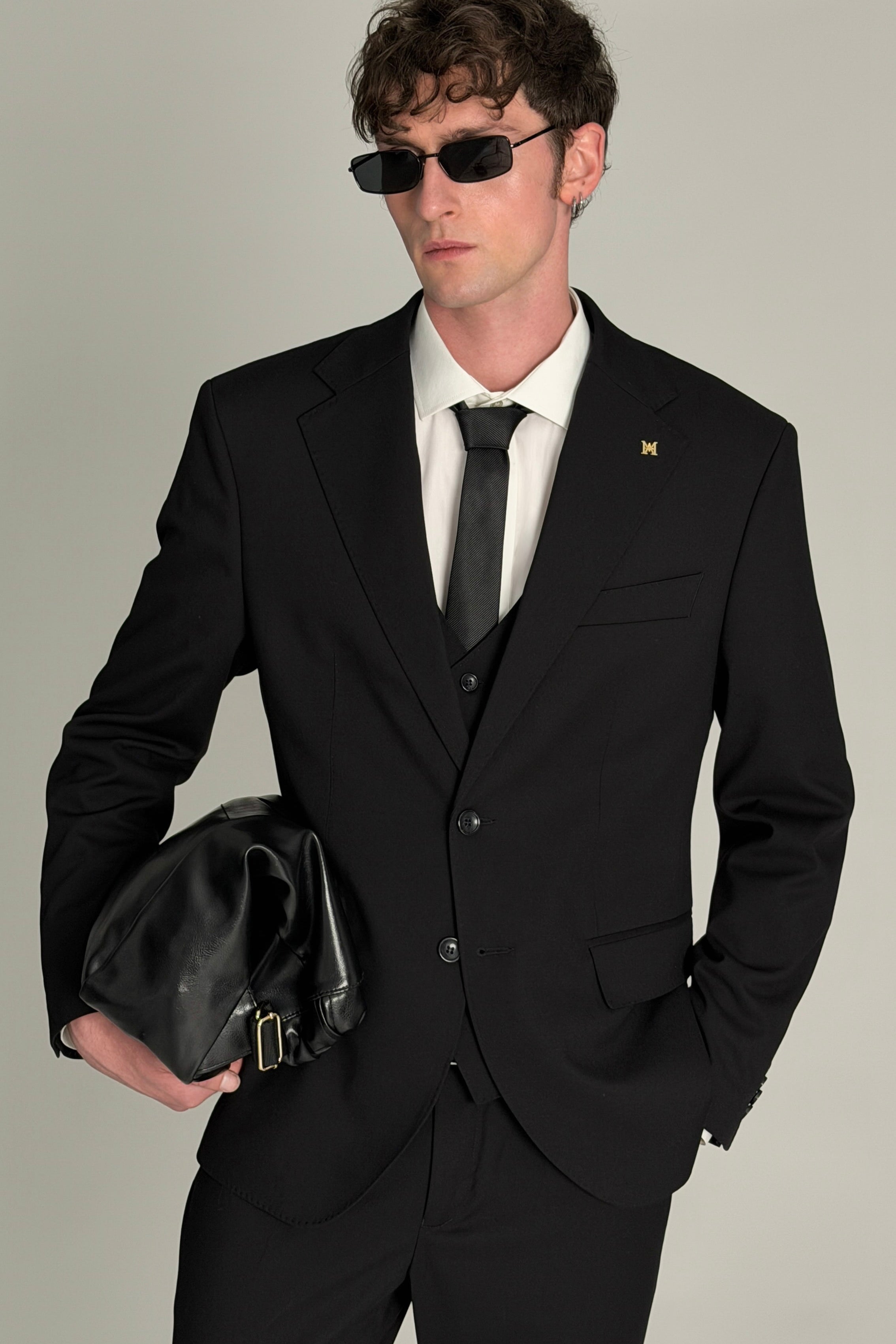 Чорний класичний чоловічий піджак однобортний