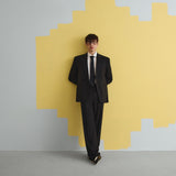 Чоловічий костюм чорний в смужку